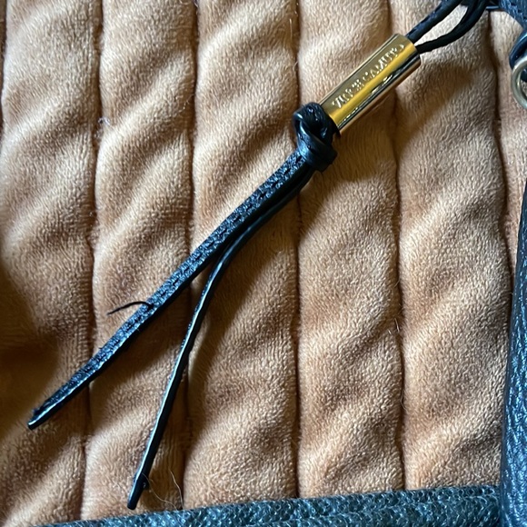 EUC Black Vince Camuto Kenzy Leather Crossbody Bag w/dust bag & card - Picture 9 of 16